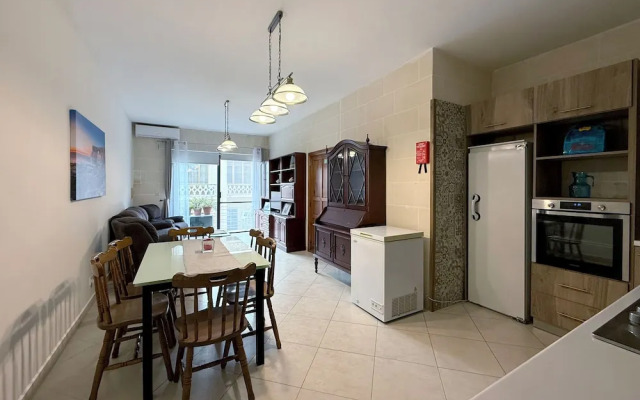 Traditional Maltese 3BD Apartment