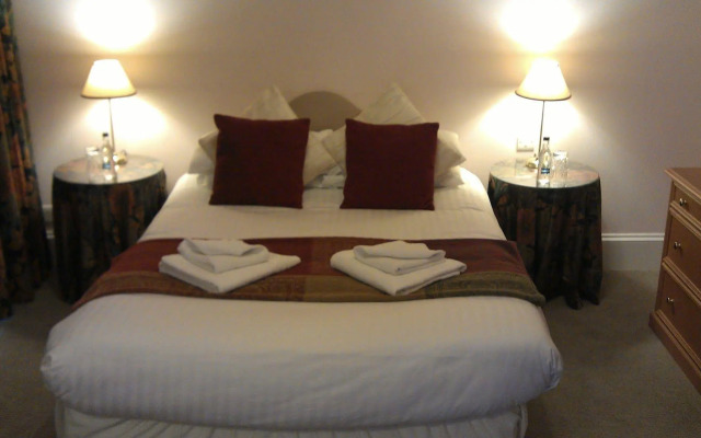 OYO Kirkconnel Hall Hotel