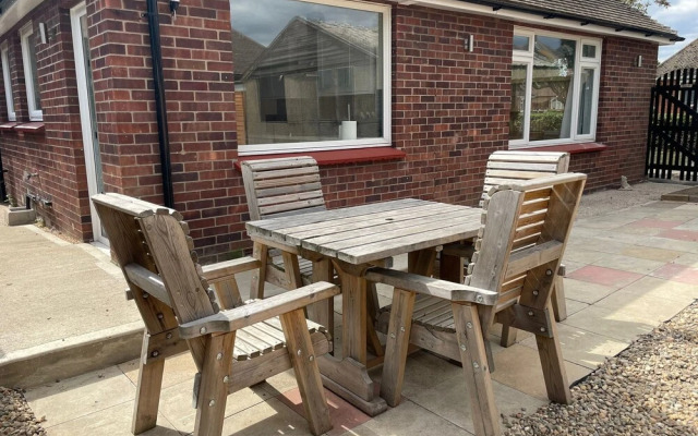 Gerrard Grove is Lovely 2-bed Bungalow in Clacton
