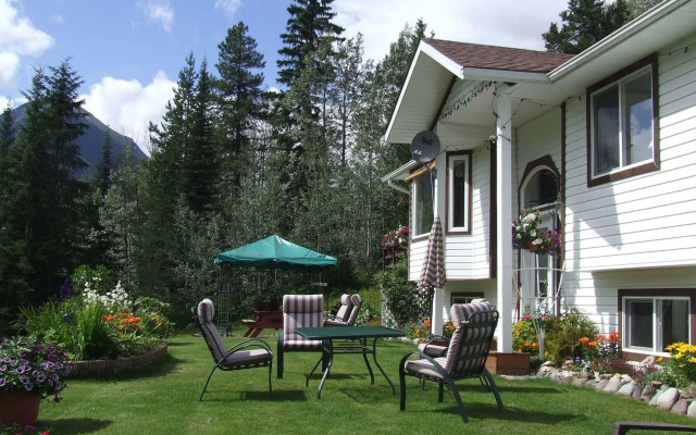 Silvern Lake Trail Bed & Breakfast