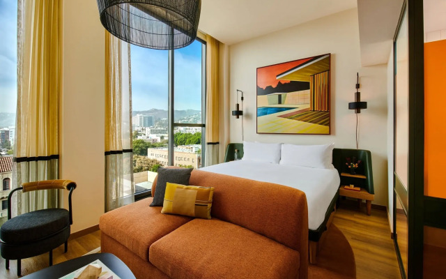 Hollywood Volume, a Tribute Portfolio Hotel