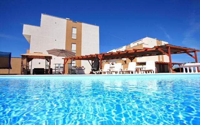 Apartment Village Nin
