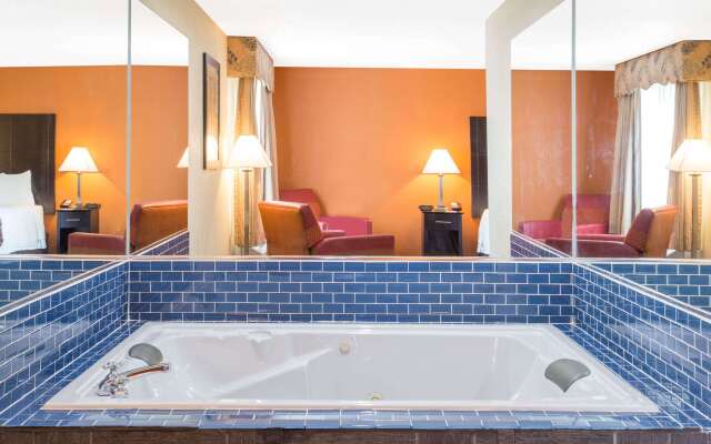 Baymont by Wyndham Muskegon