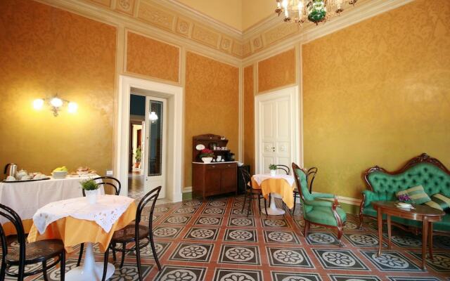 Chez Moi Lecce Charme B&B