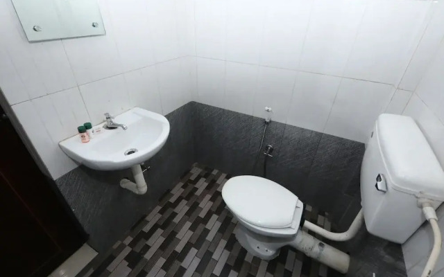 OYO 8843 Taaza Residency