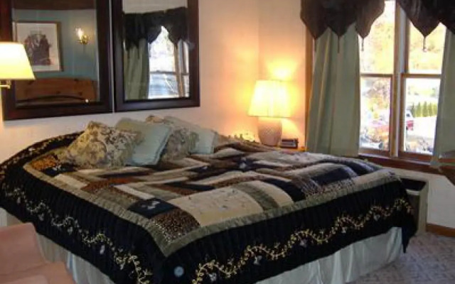 Sturbridge Country Inn