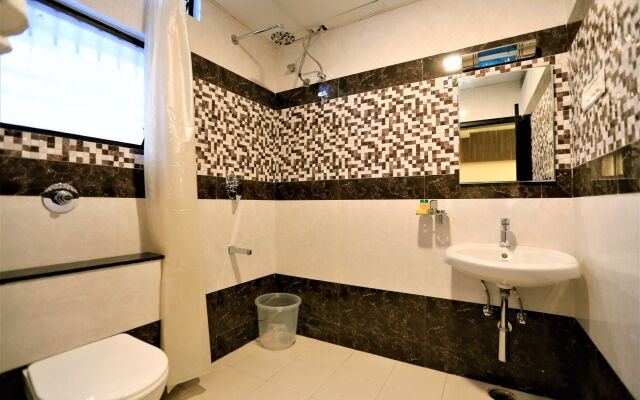 Fabhotel Corporate Crown