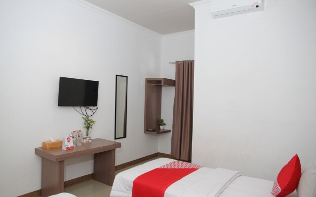 Zamrud Hotel by OYO Rooms