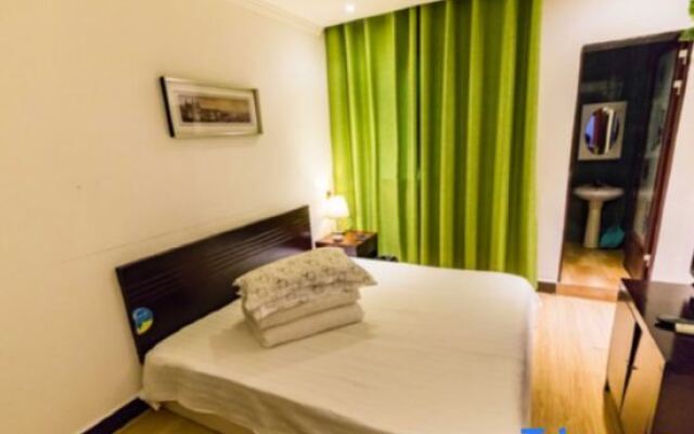 Nanchang Hongshun Hotel (Shuanggang Subway Station Branch)