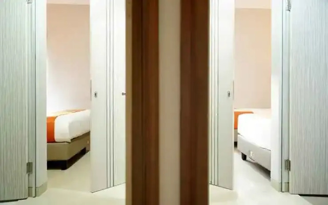 Front One Hotel Sragen