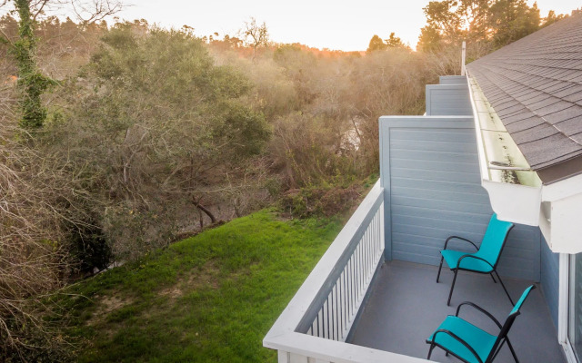 Creekside Inn Downtown - Cambria