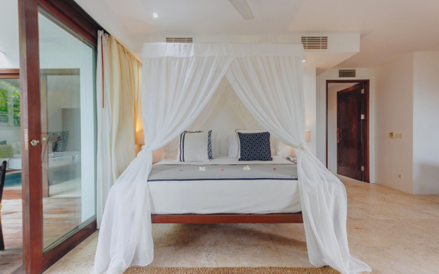 Batu Karang Lembongan Resort & Spa