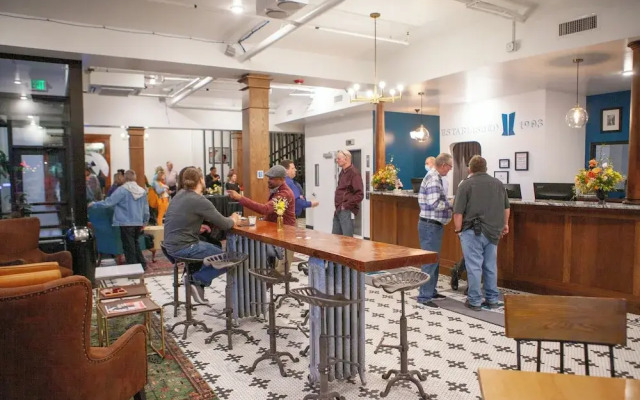 11th Avenue Hostel