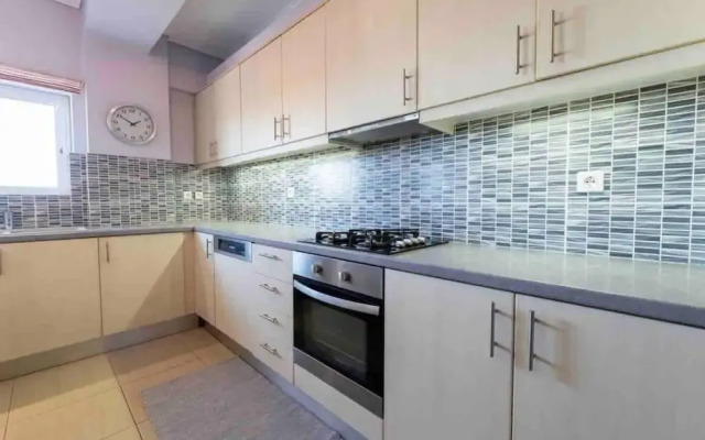 Cozy top Floor Flat Petralona