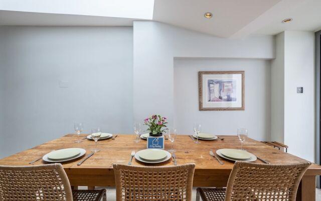 The Stunning Kenway Road House - AJE