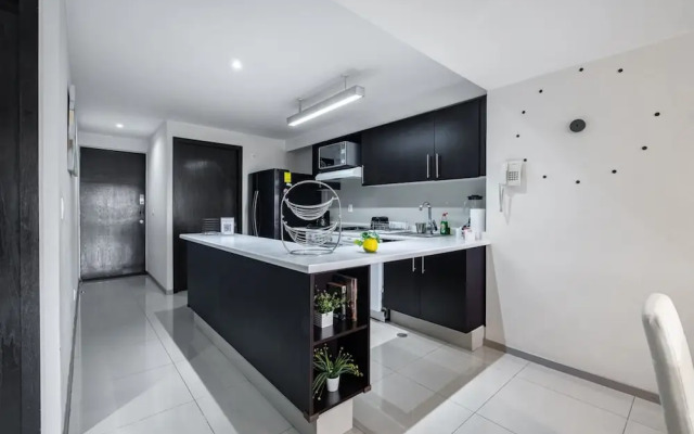 2BR Apartment With Jacuzzi - Pool - City Skyline