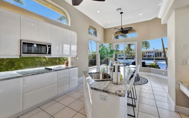 Serenity Villa Water Front