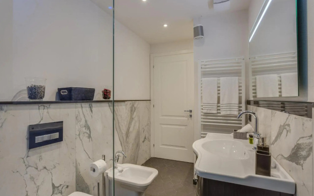 Cherubini Palace Thematic Apartment