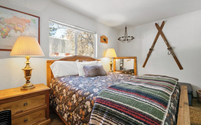 Alpine Whiskey Lodge