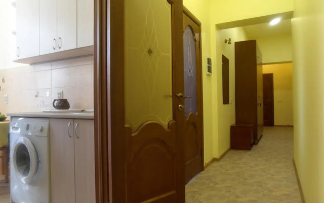 Apartment on Voloshyna