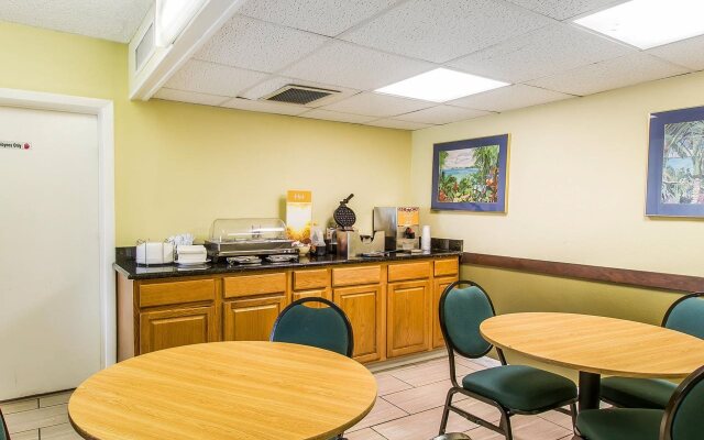 Days Inn by Wyndham Dothan