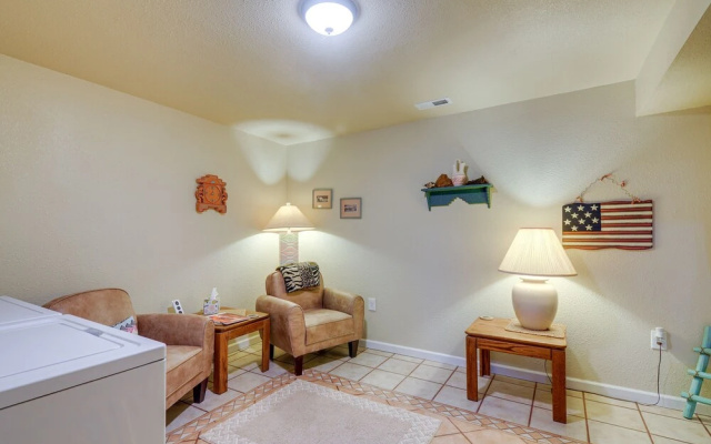 Pet-friendly Kanab Getaway w/ Patio & Grill!