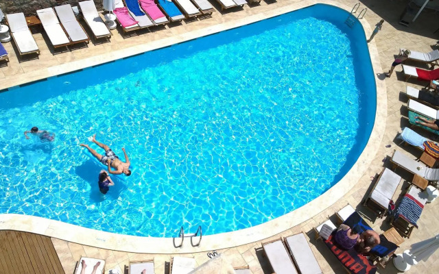 Queen Resort Hotel