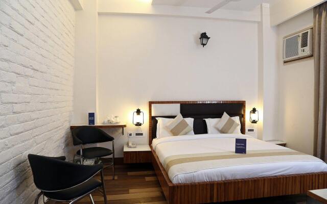 FabHotel Club Royale Airport
