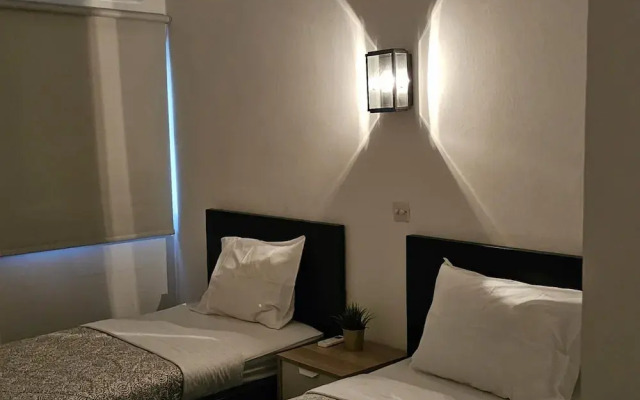01 LIM - Stay Sky Apartment