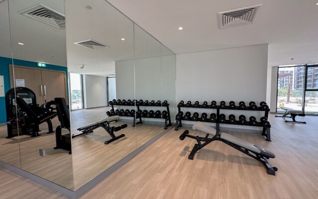 Luxury StayCation - Comfy Condo With Balcony In The Heart of Meydan