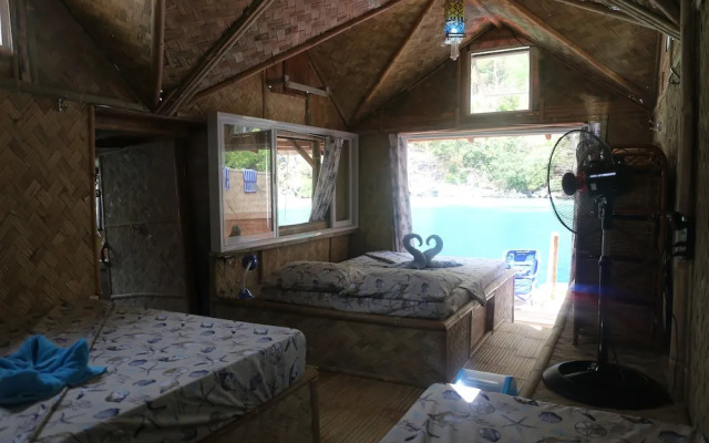 Paolyn Floating House Restaurant