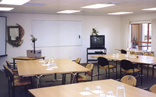 Albany Executive Motor Inn