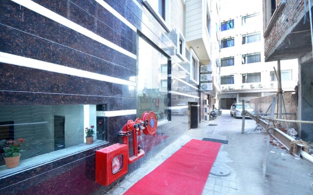 OYO Townhouse 561 Hotel Hollywood Heights