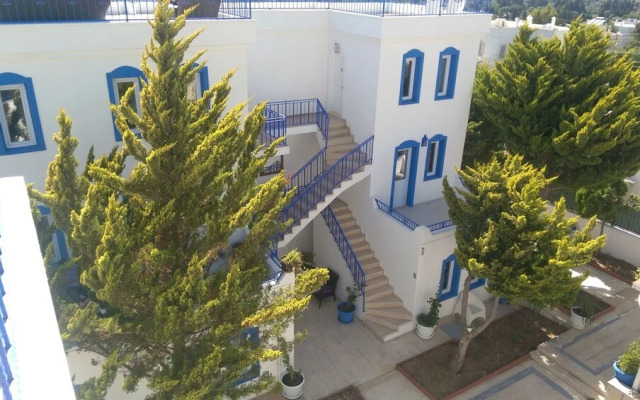Zuzu's Kitchen & Apartments