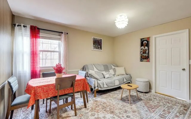 Convenient + Cozy! Apartment in DC Suburbs!