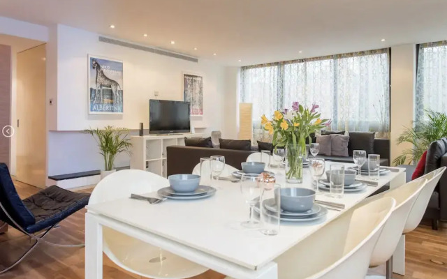 Oxford Street Apartment