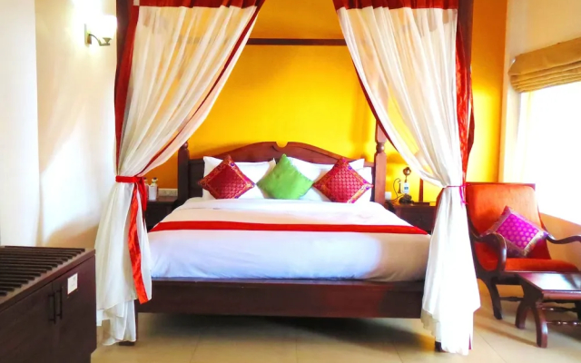 Old Lighthouse Bristow Hotel