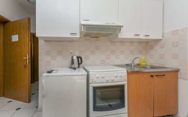 Apartments and Rooms Mate