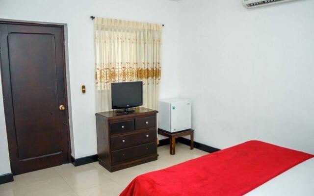 Hotel D'Caprices