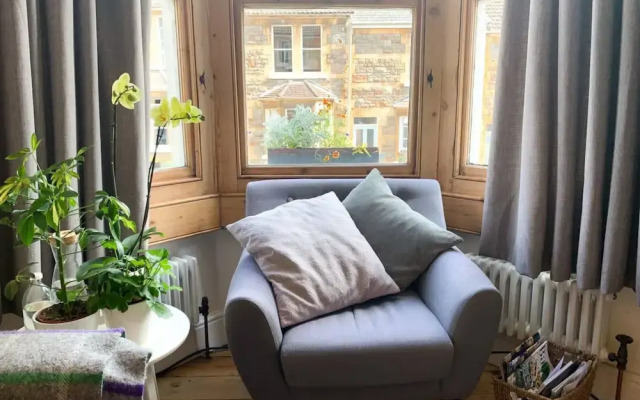 Beautiful Home in Bath with Garden