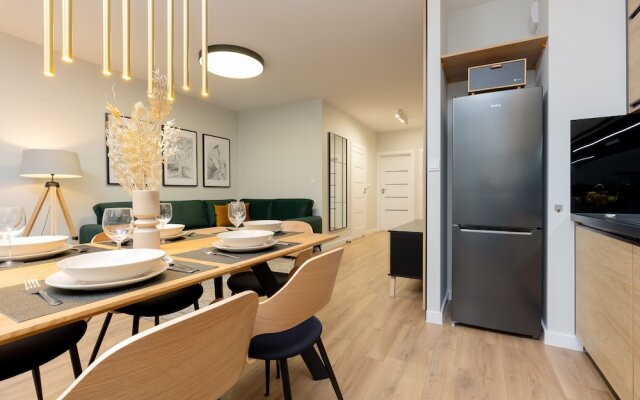 Spacious Apartment in Warsaw by Renters