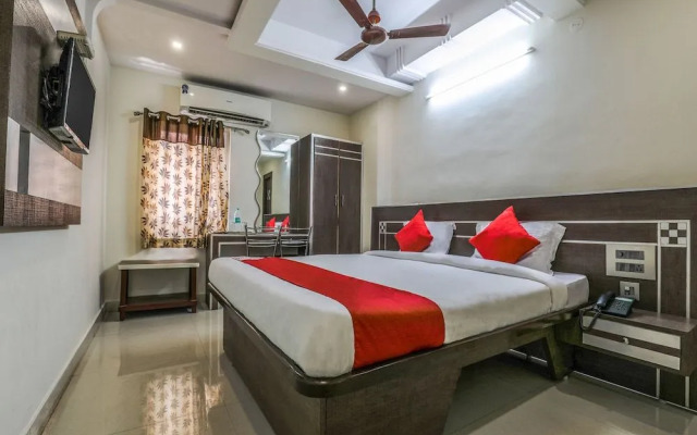 OYO 16930 Madhura Inn