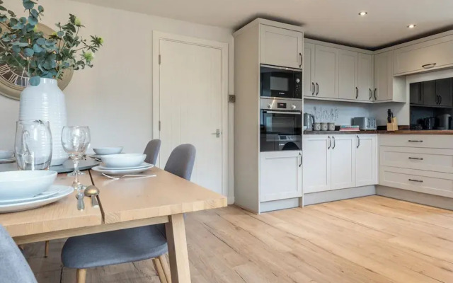 Bright&Spacious 3BD in Centre of Bourton