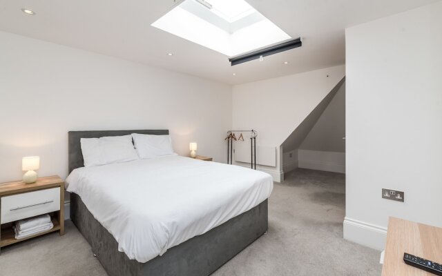 Piccadilly Lofts  by Allô Housing