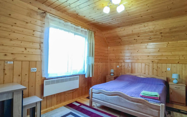 Котедж Біля лісу