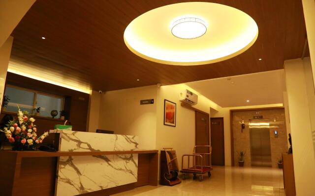 Hotel Picnic, Manjeri