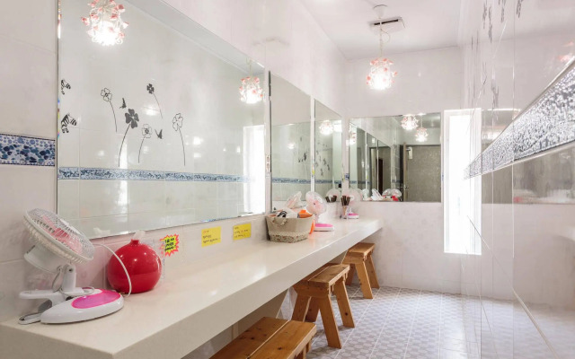 Jeju Olleh Windmill Pension and Guesthouse