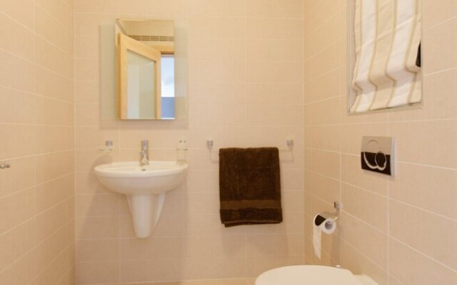 Seaview APT Incl Pool IN Sliema