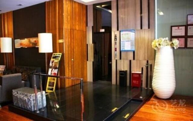 Wuhan Yuntai 6 Plus 1 Hotel
