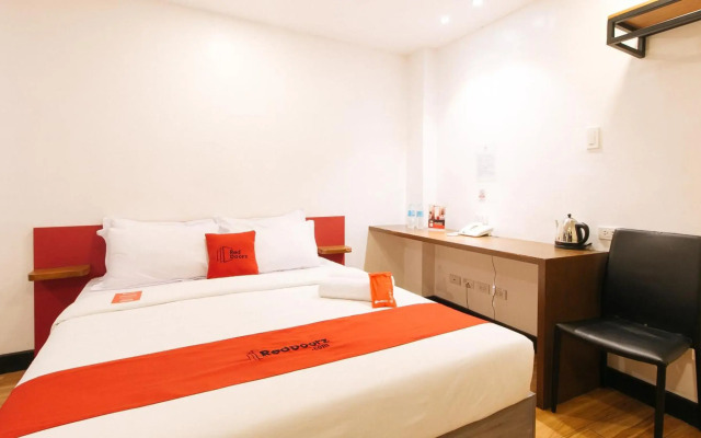 RedDoorz Plus Near Bamboo Organ Las Piñas